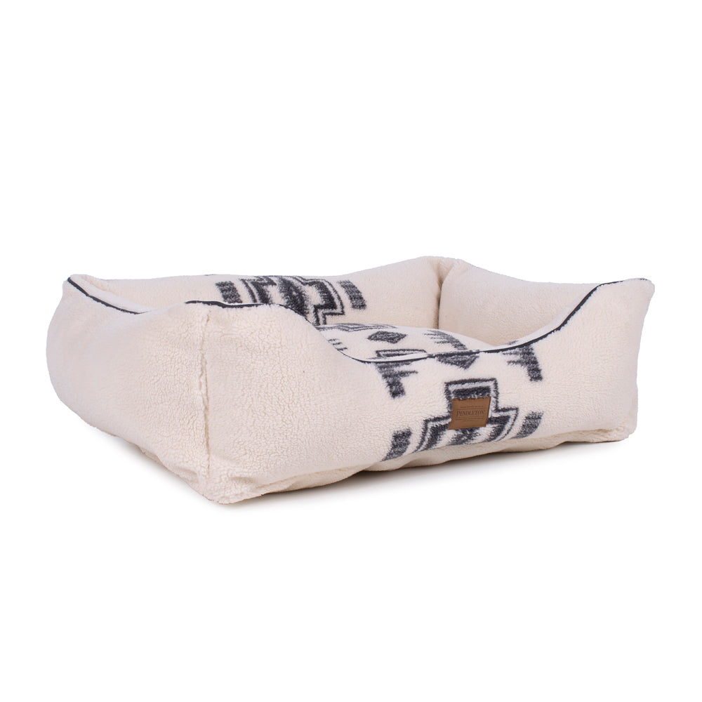 Jacquard Knitted Berber Pet Bed with Iconic Harding Cross Design